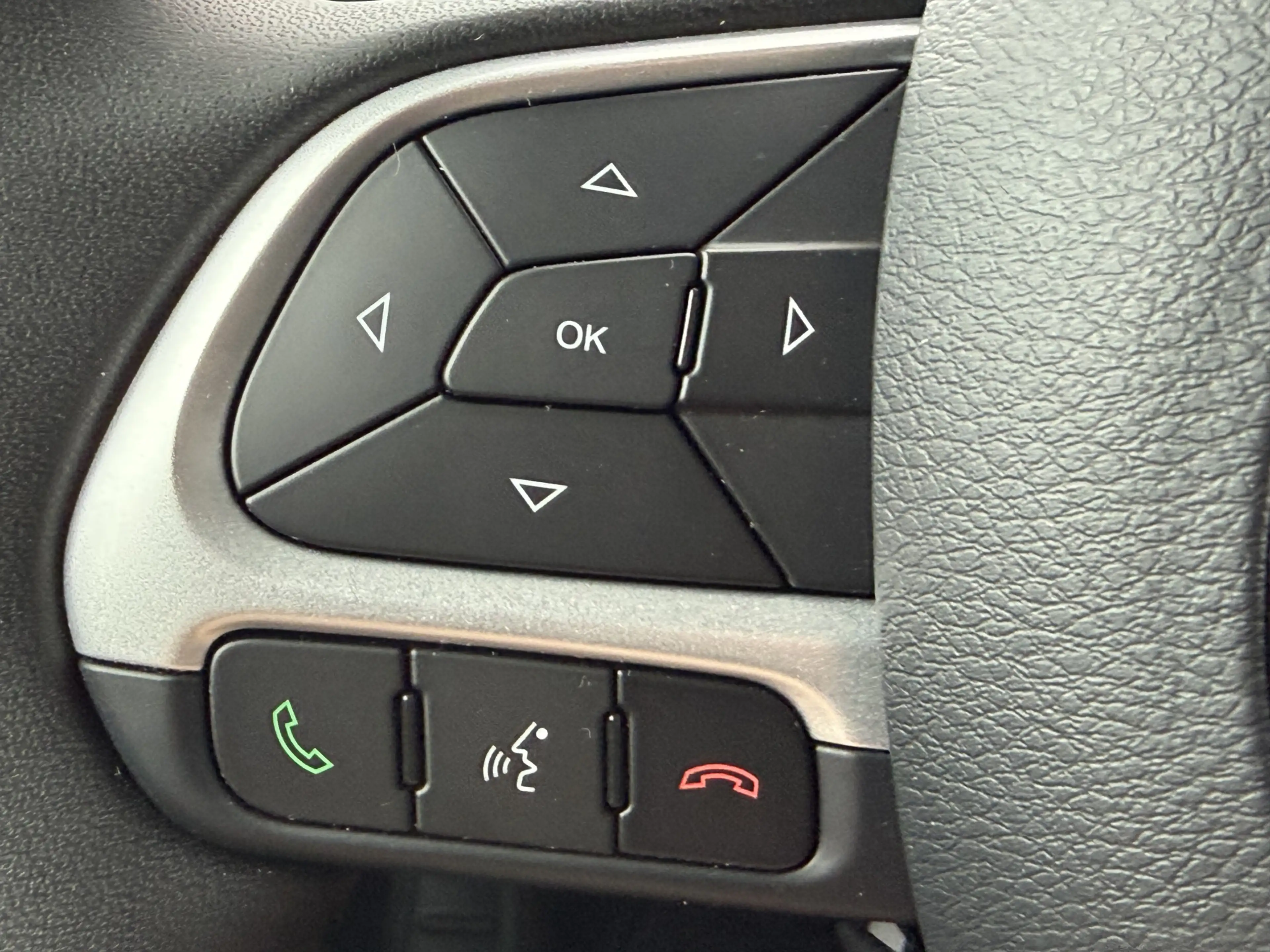 Jeep Renegade 4xe 240 Plug-in Hybrid Electric Trailhawk (Navigat — photo 16