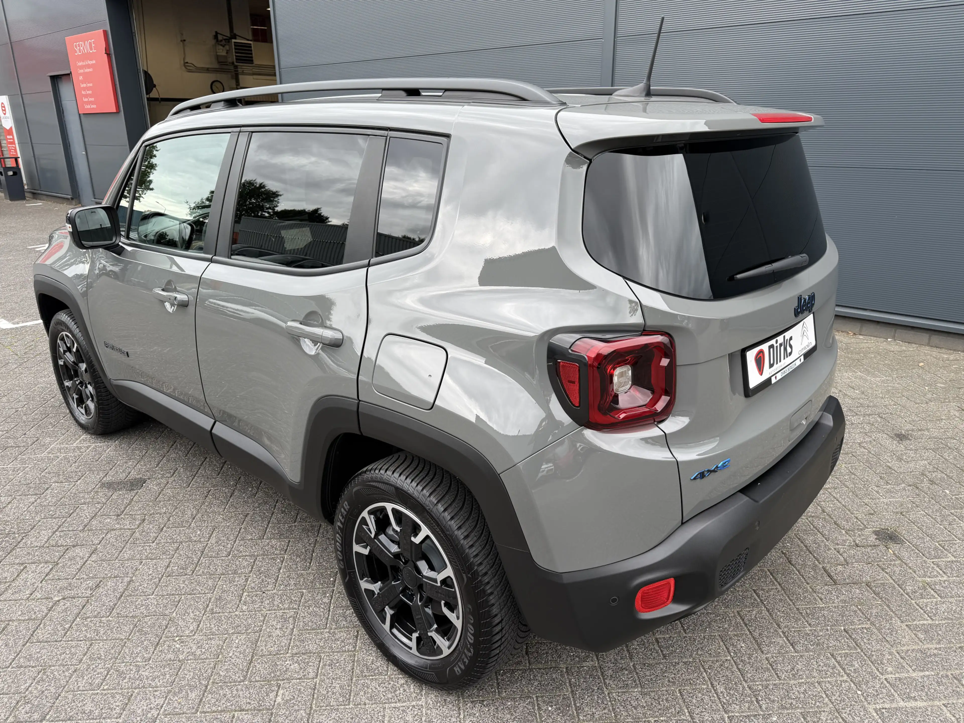 Jeep Renegade 4xe 240 Plug-in Hybrid Electric Trailhawk (Navigat — photo 4