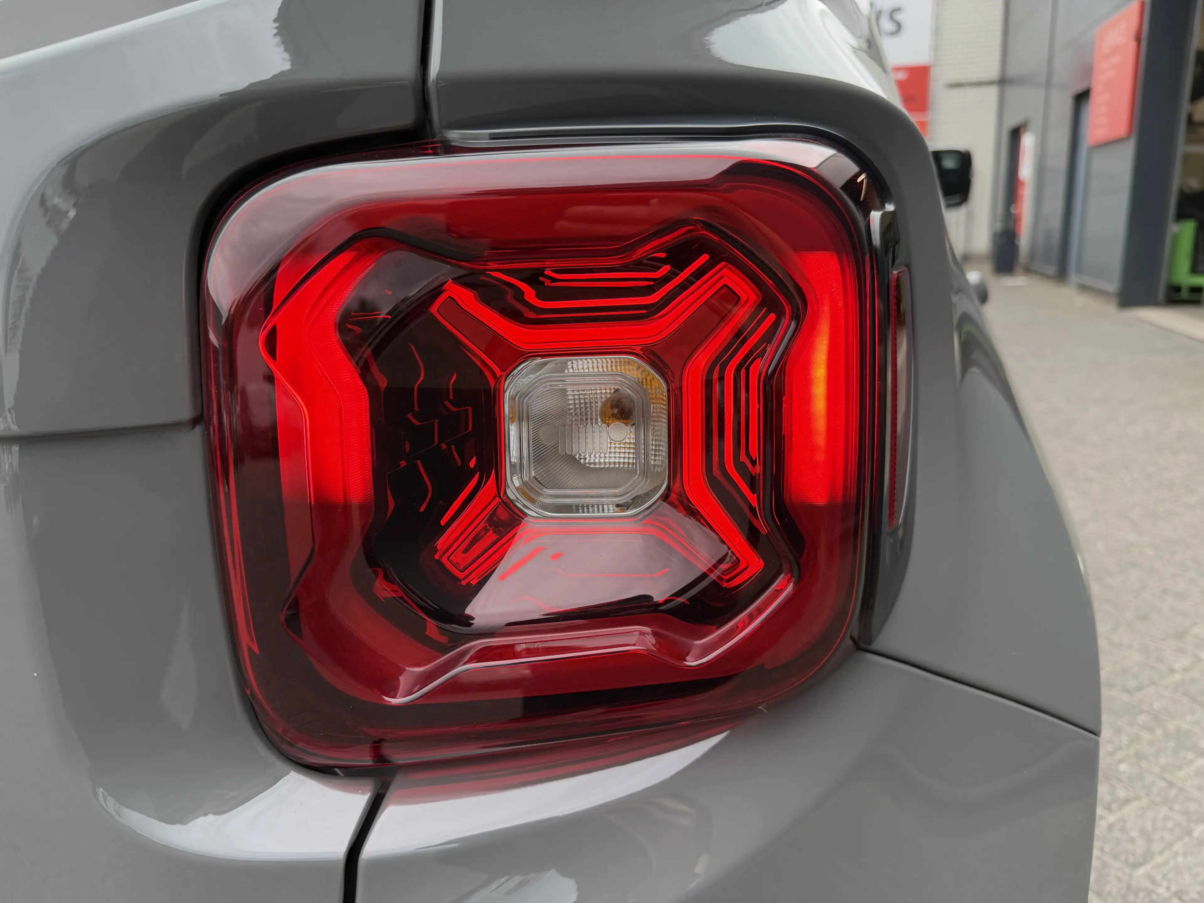 Jeep Renegade 4xe 240 Plug-in Hybrid Electric Trailhawk (Navigat — photo 33