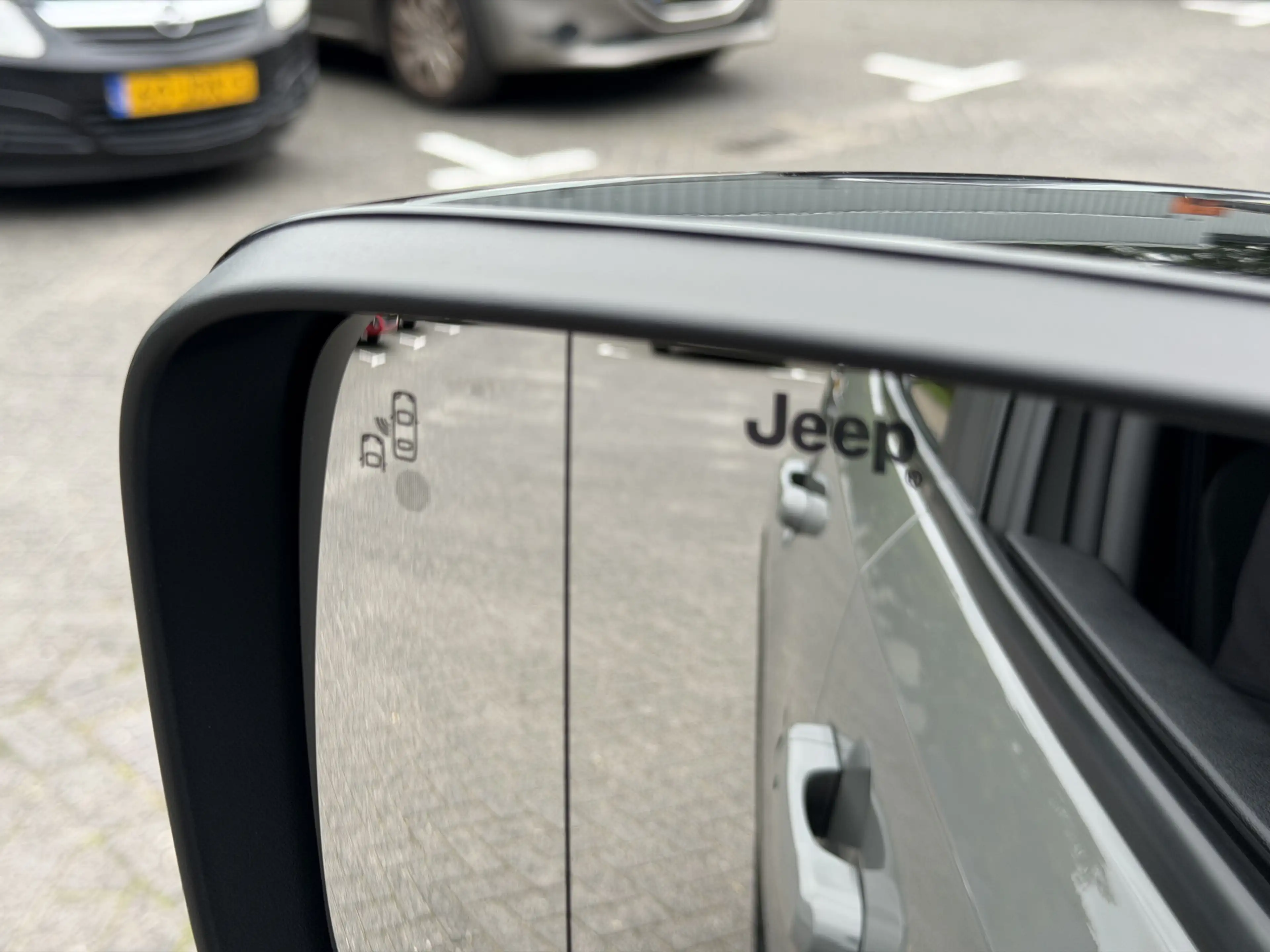 Jeep Renegade 4xe 240 Plug-in Hybrid Electric Trailhawk (Navigat — photo 28