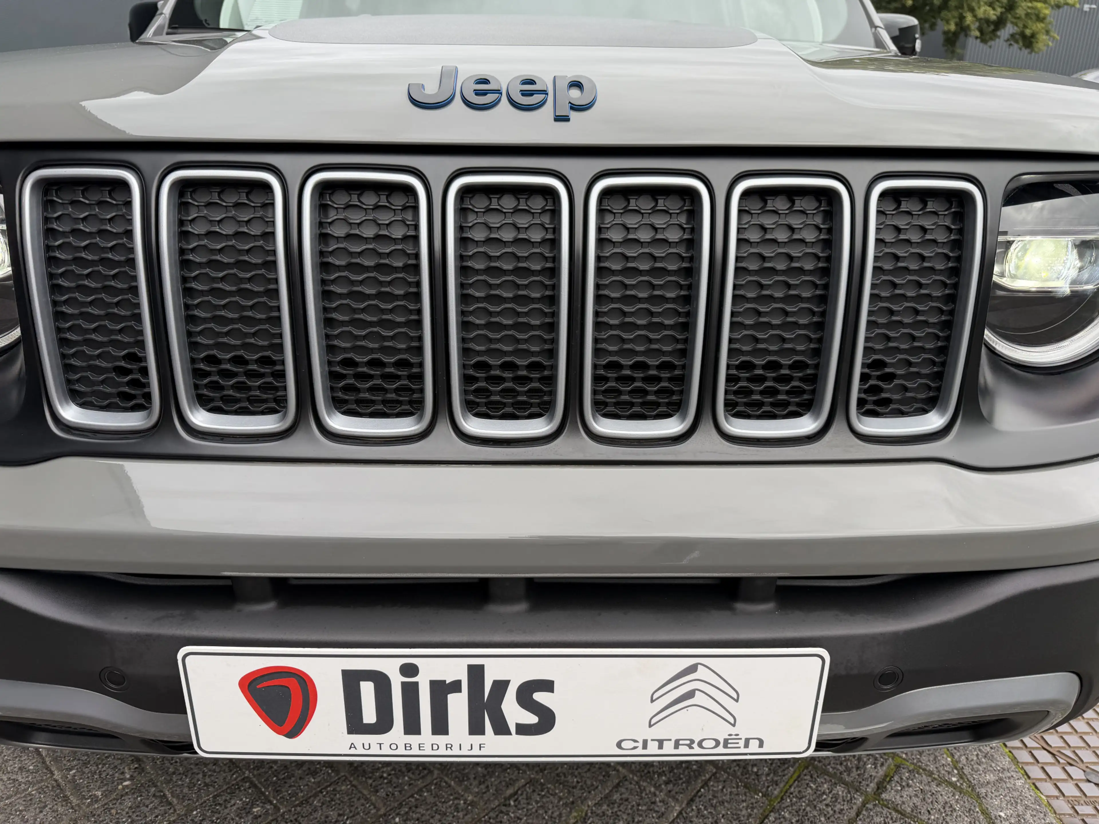 Jeep Renegade 4xe 240 Plug-in Hybrid Electric Trailhawk (Navigat — photo 37