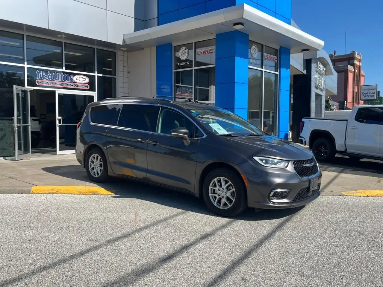 Chrysler Pacifica photo Chrysler Pacifica