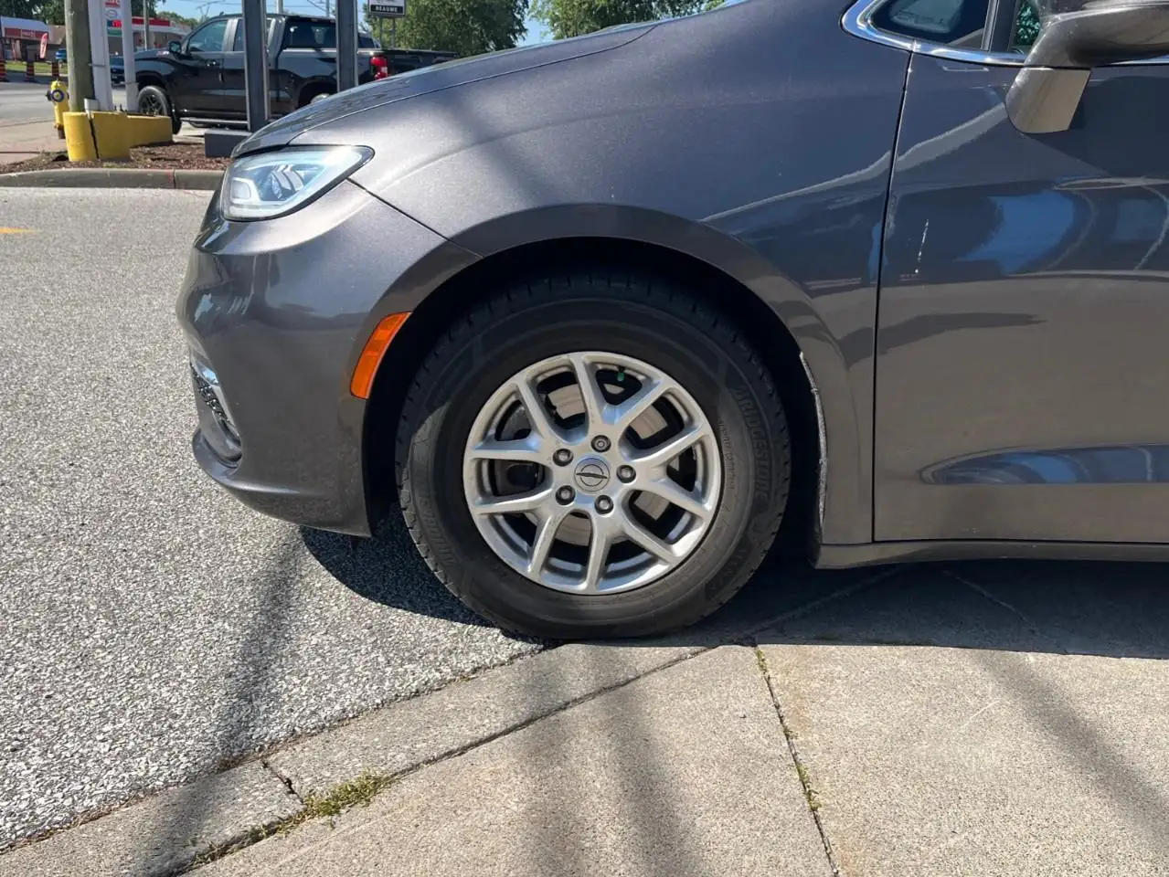 Chrysler Pacifica photo Chrysler Pacifica