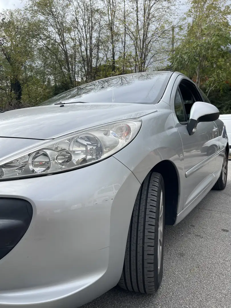 Peugeot 207 110 HDi FAP Filou - 2