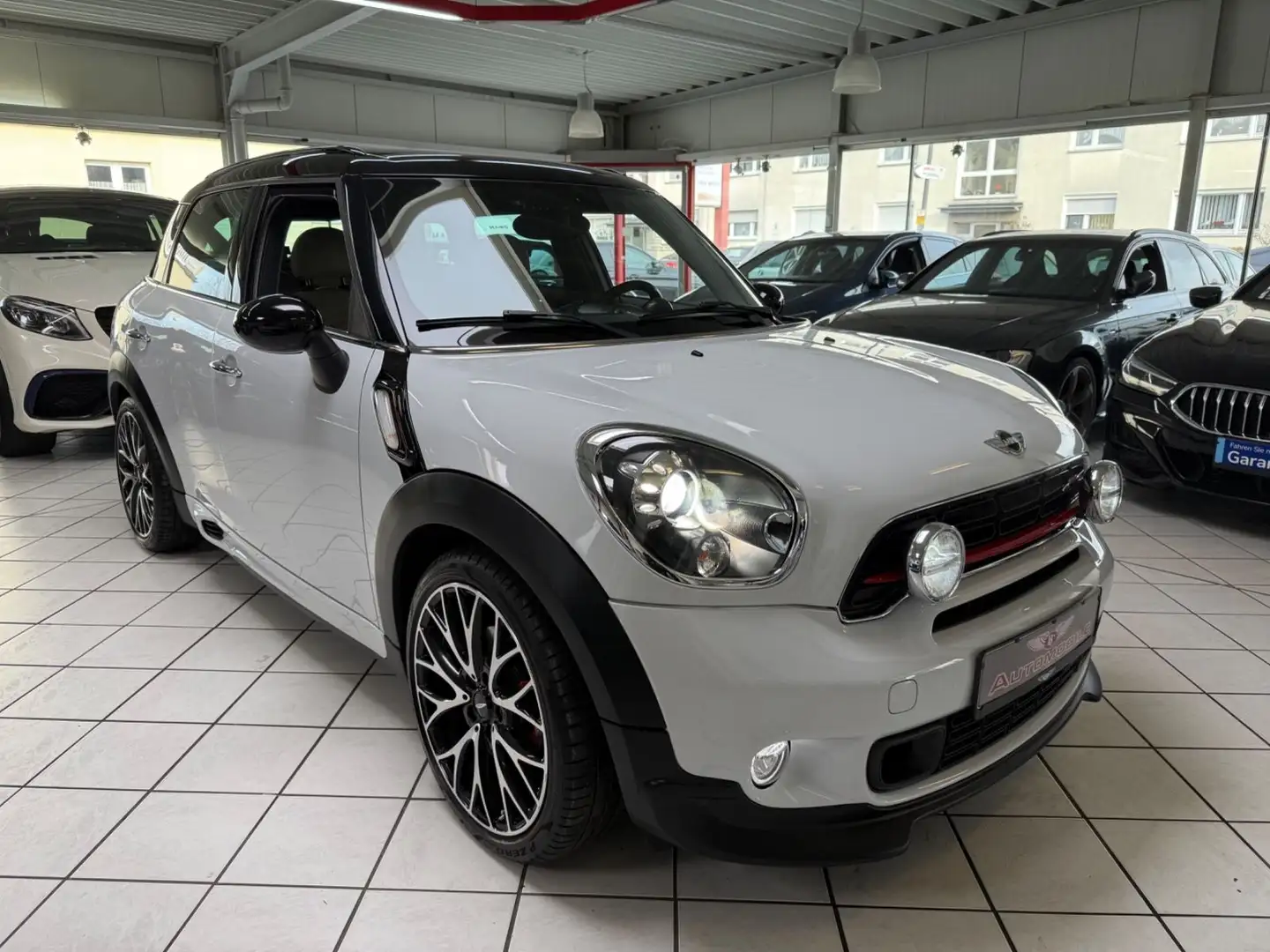 MINI John Cooper Works Countryman JOHN_COOPER_WORKS Countryman PANORAMA LEDER XENO Weiß - 1