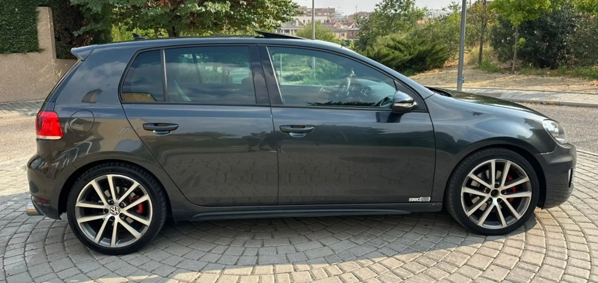 Volkswagen Golf GTI 2.0 TSI Gris - 2