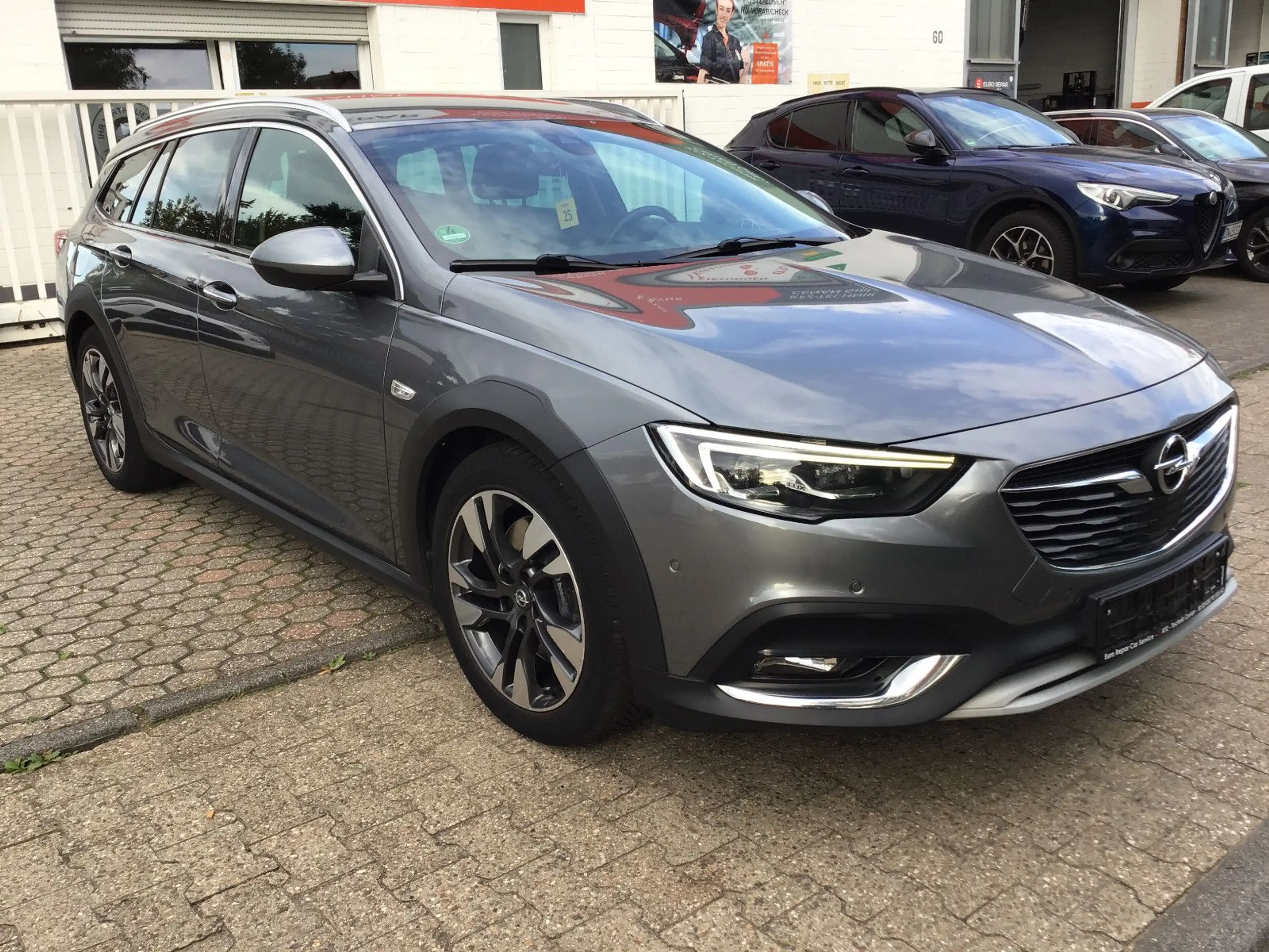 Opel Insignia B Country Tourer Exclusive 4x4 — photo 7