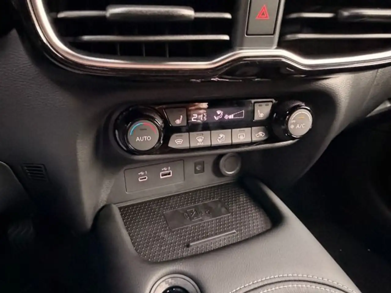 Nissan Juke DIG-T Tekna 6MT Leder*Navi*BFS 16