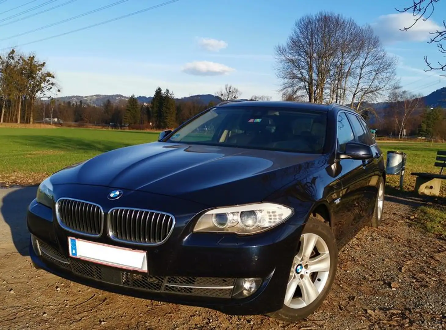 BMW 525 525d xDrive Touring Aut. Blau - 1