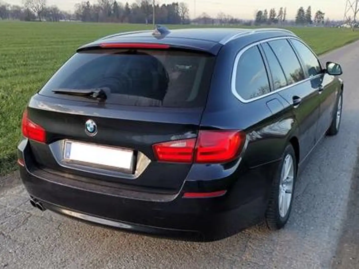 BMW 525 525d xDrive Touring Aut. Blau - 2
