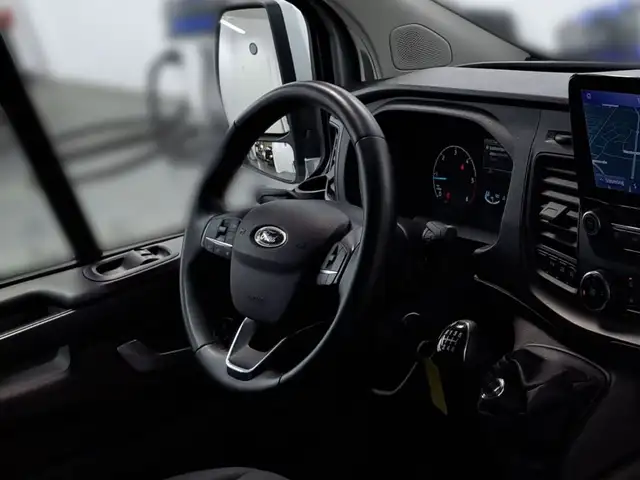 Ford Transit Custom view 12