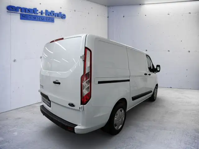 Ford Transit Custom view 4