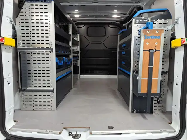 Ford Transit Custom view 2