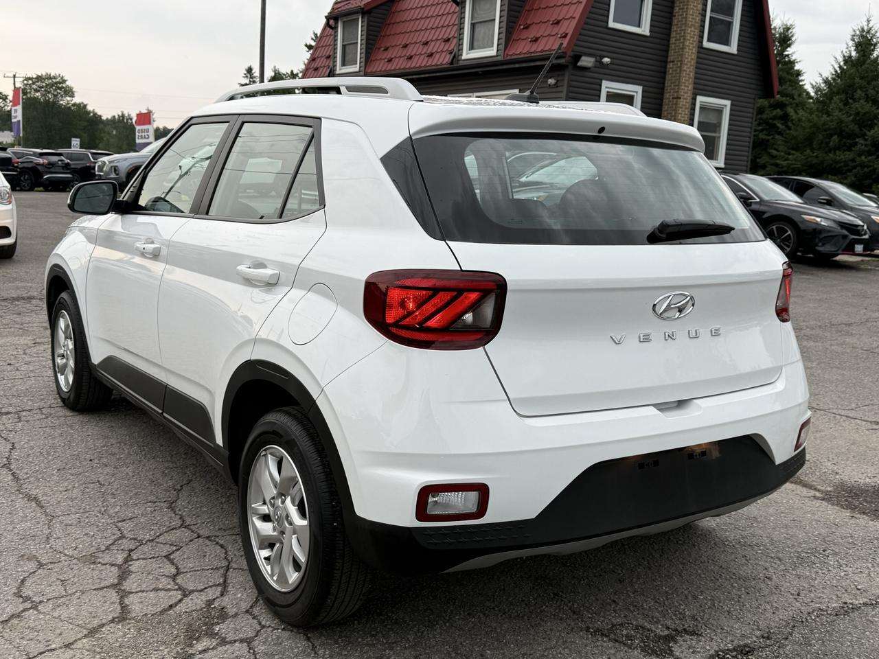 2026 Hyundai Venue Preferred ONLY 6,000KM — photo 1