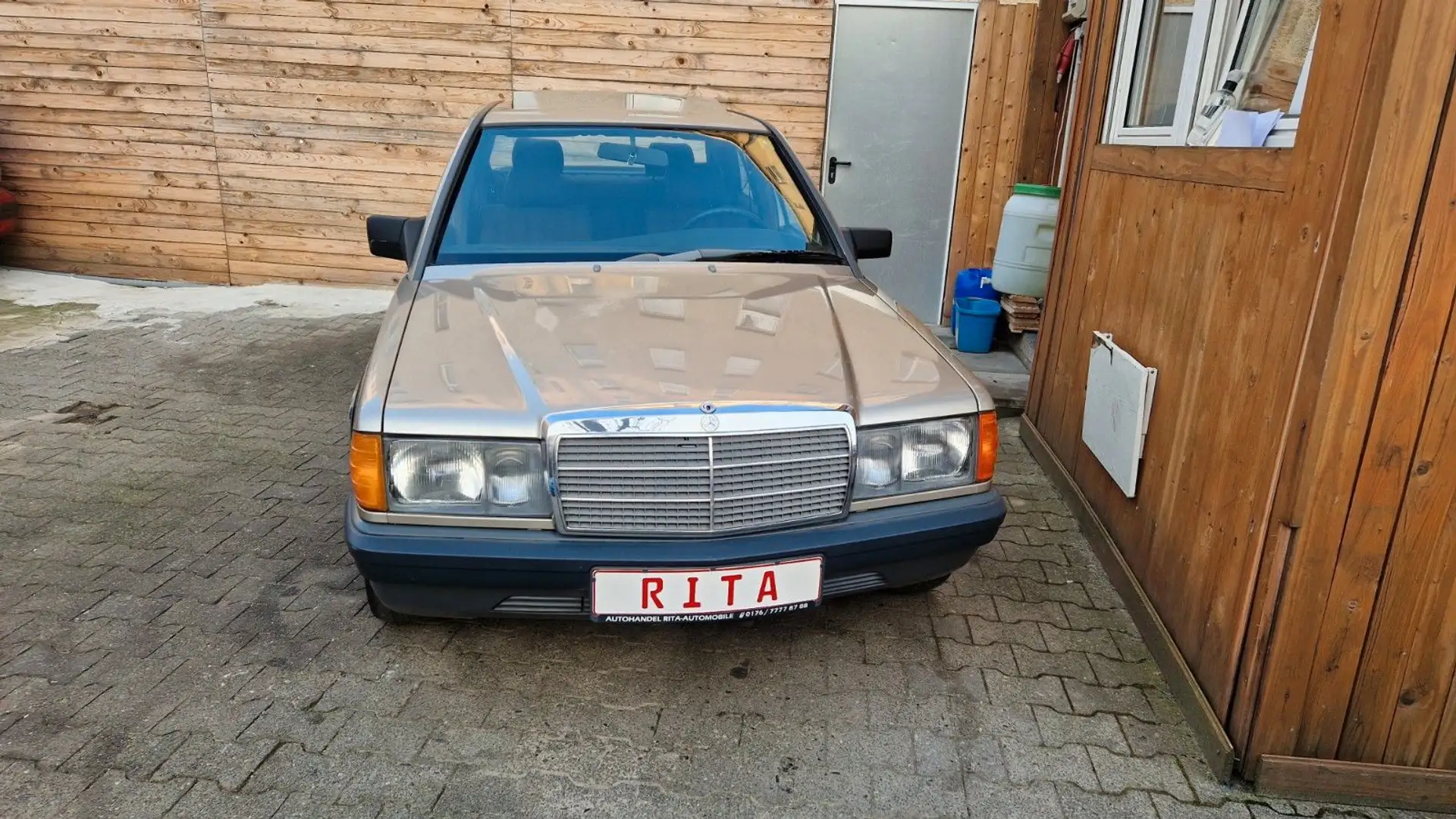 Mercedes-Benz 190 E Automatik, Schiebedach, Oldtimer - 1