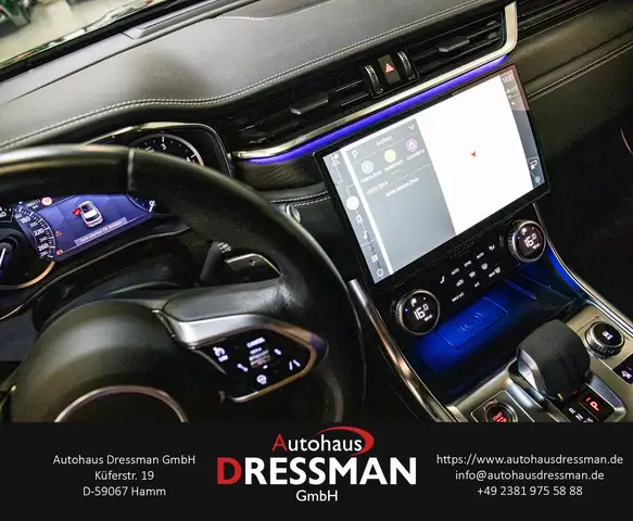 Jaguar XF view 15