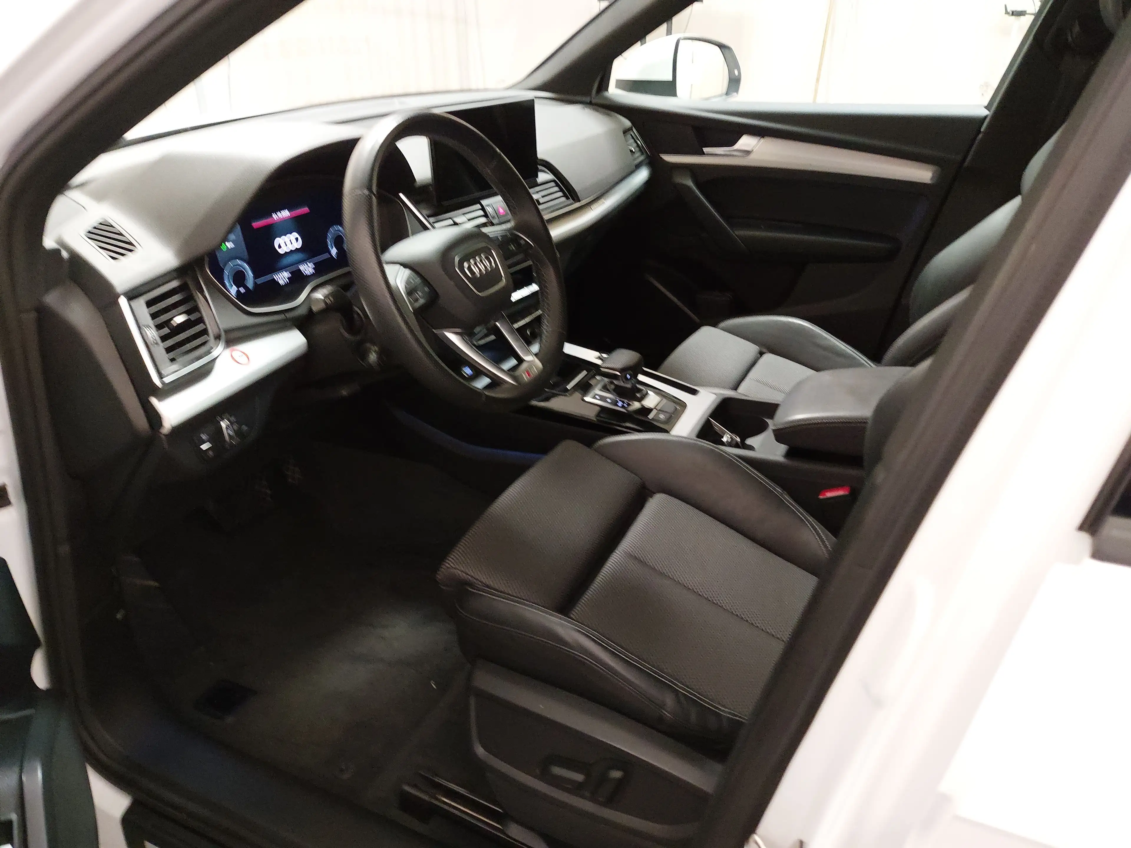 Audi Q5 50 TFSI e Qu. S-Line T-Leder Navi LED RFK AHK — photo 6