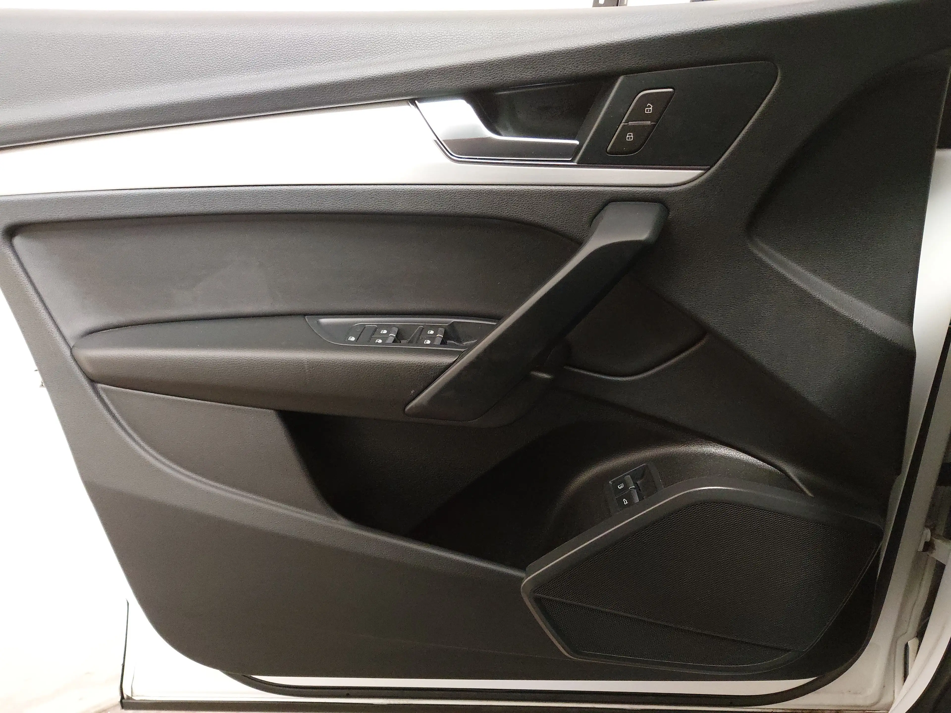 Audi Q5 50 TFSI e Qu. S-Line T-Leder Navi LED RFK AHK — photo 5