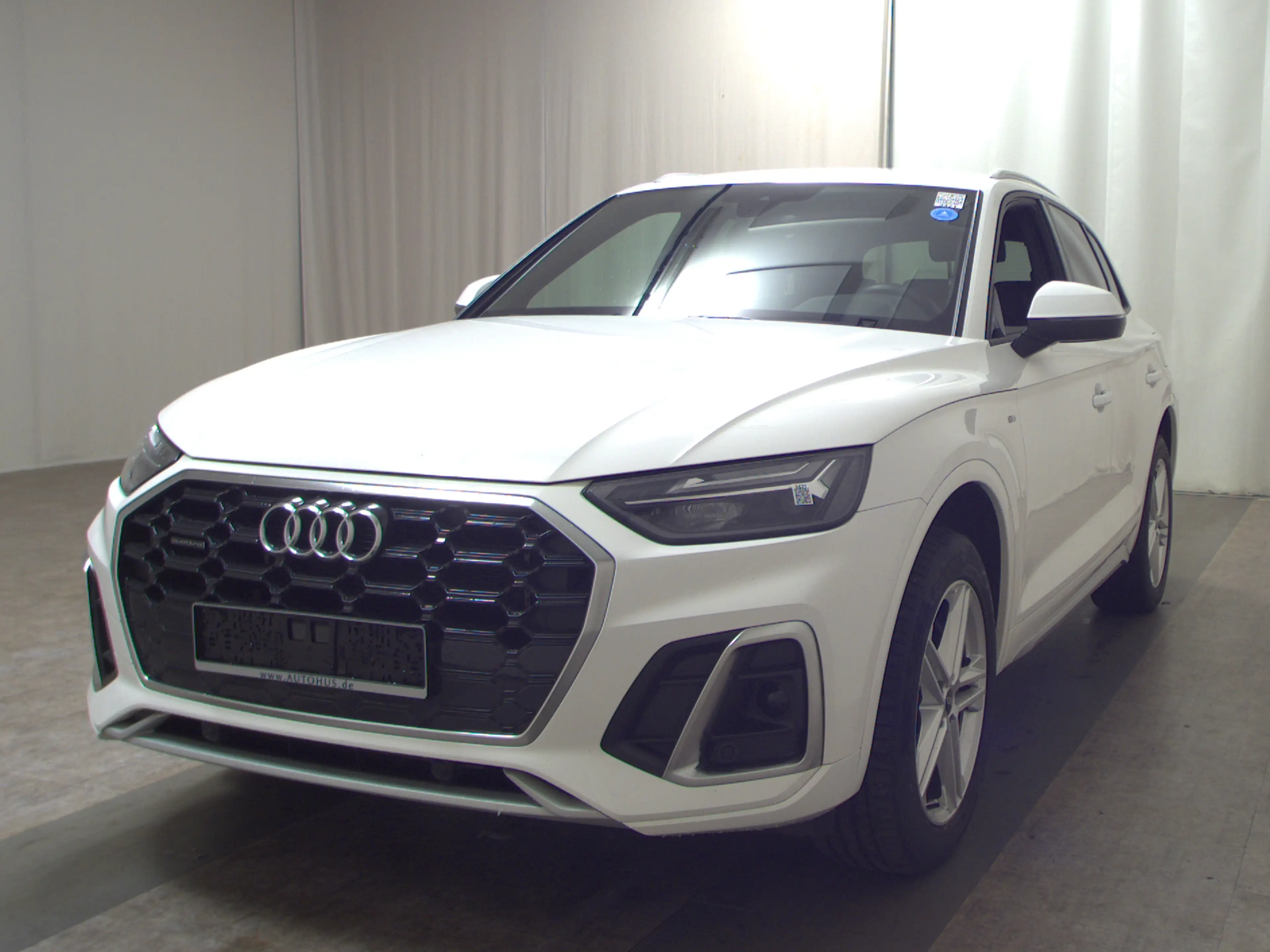 Audi Q5 50 TFSI e Qu. S-Line T-Leder Navi LED RFK AHK — photo 2