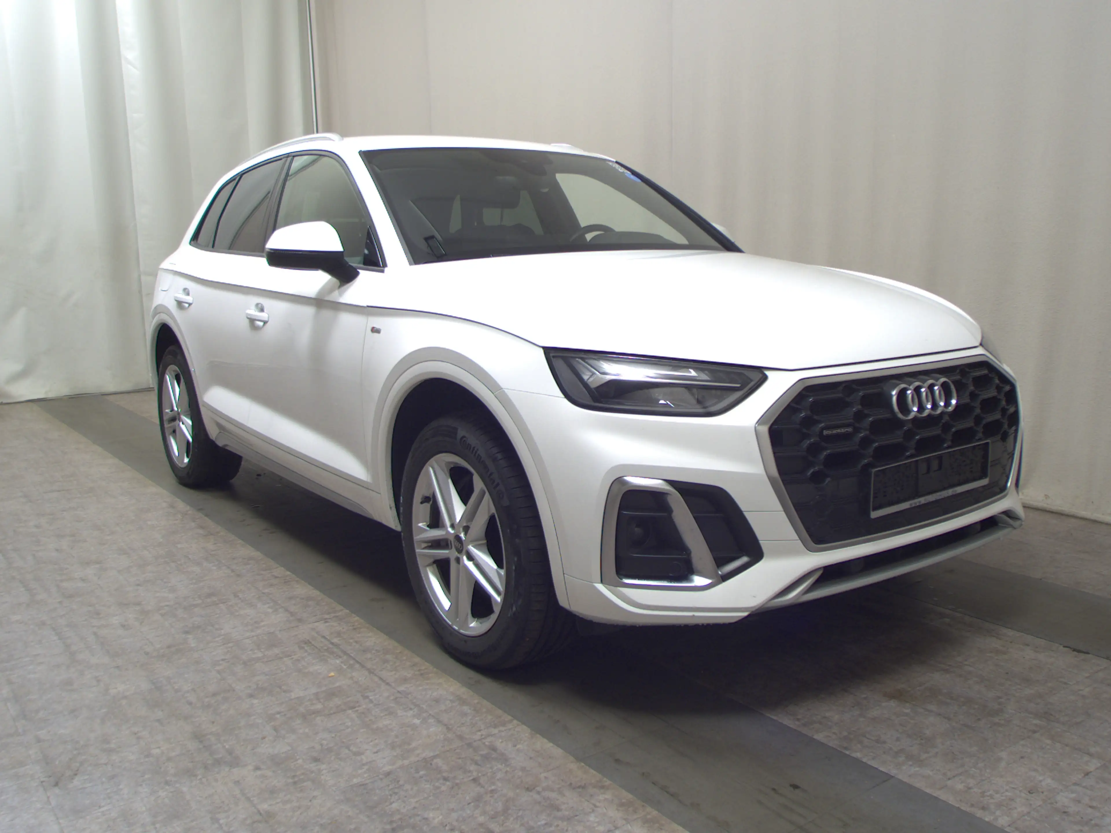 Audi Q5 50 TFSI e Qu. S-Line T-Leder Navi LED RFK AHK — photo 3