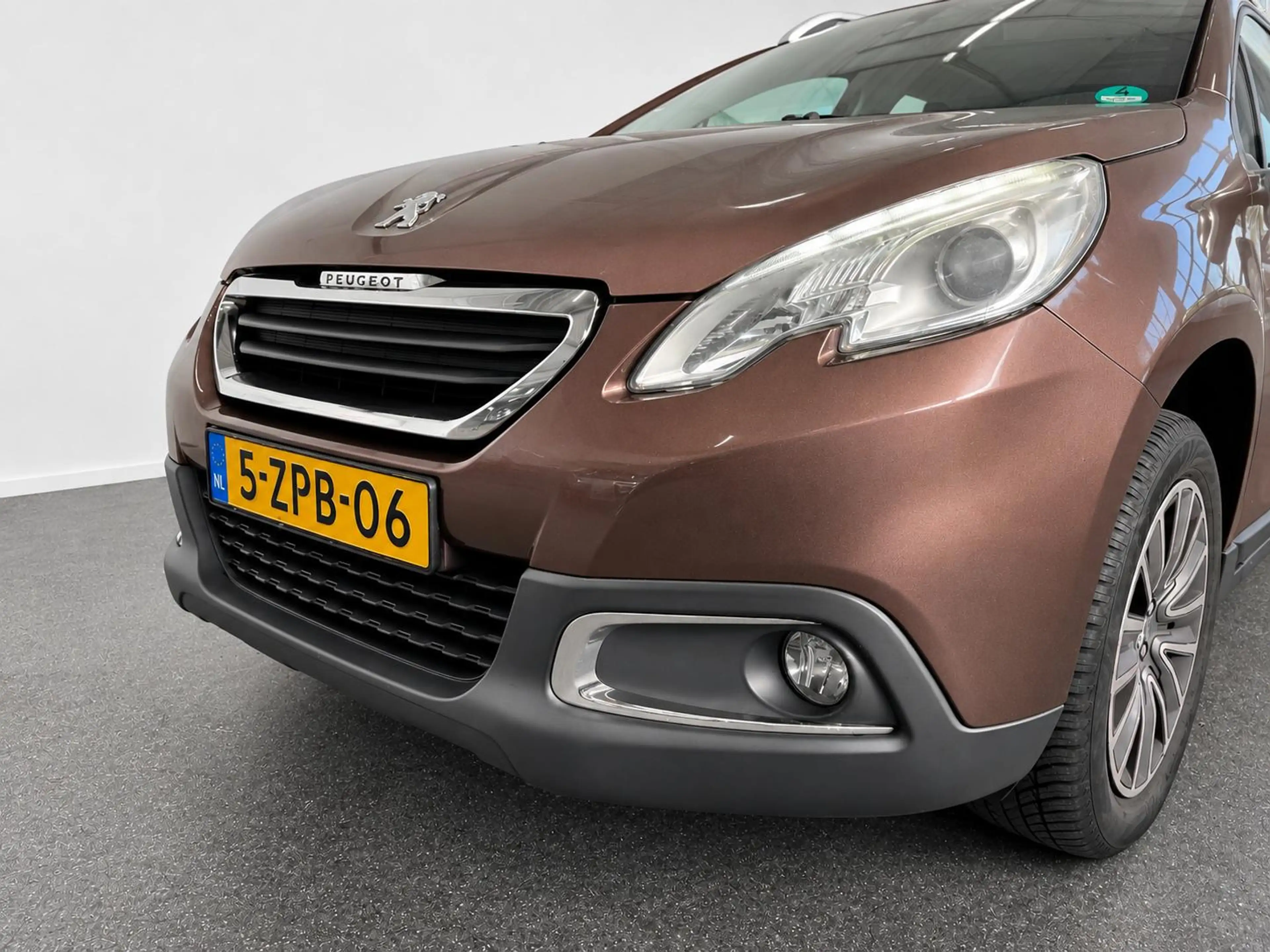 Peugeot 2008 1.2 Active Automaat Panoramadak Navigatie Parkeers — photo 10