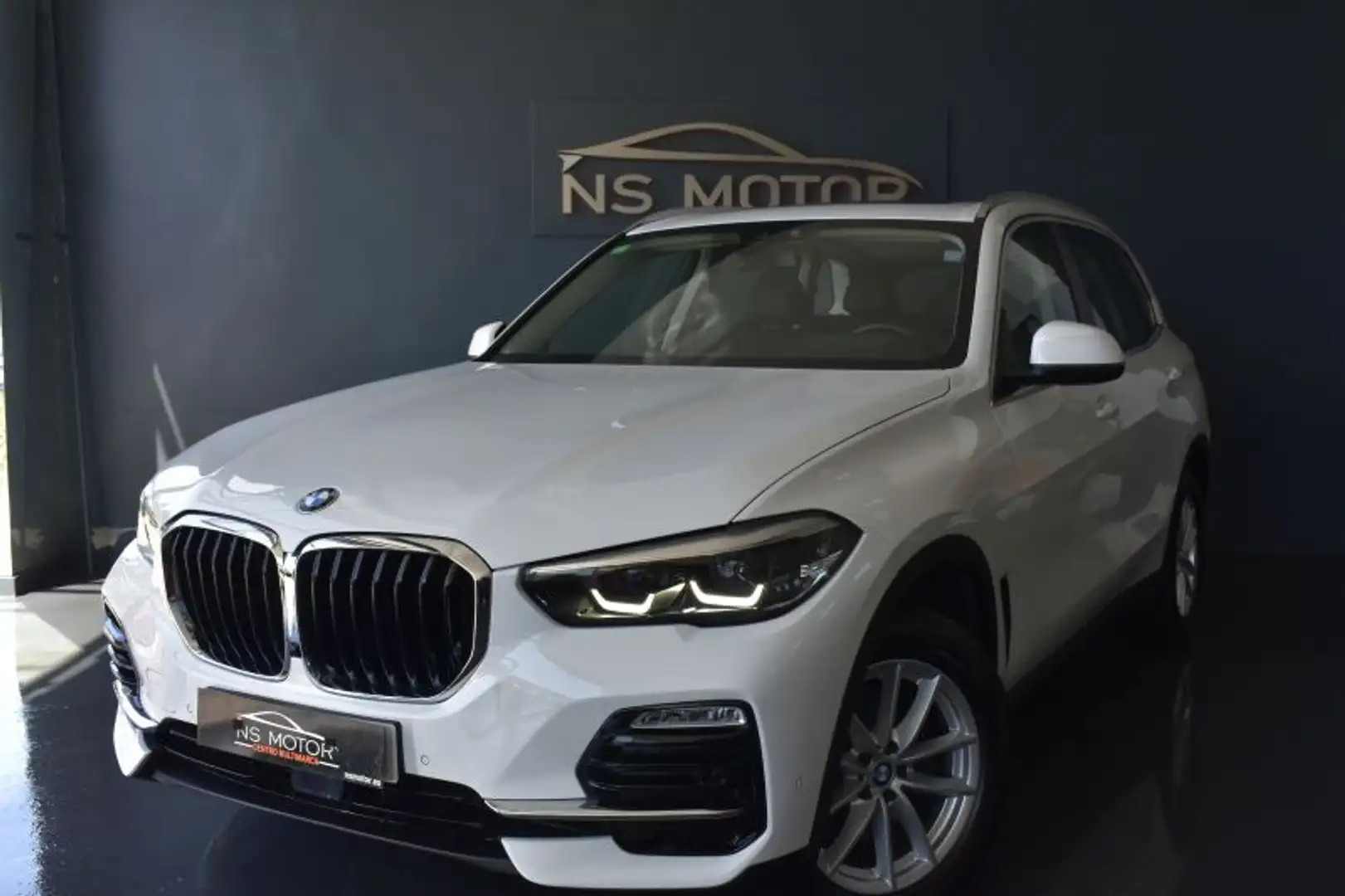BMW X5 xDrive 30dA 9.75 Blanc - 1