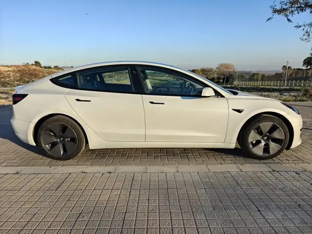 Tesla Model 3 Standard Range RWD Plus