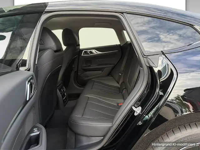 BMW 4 Series view 11