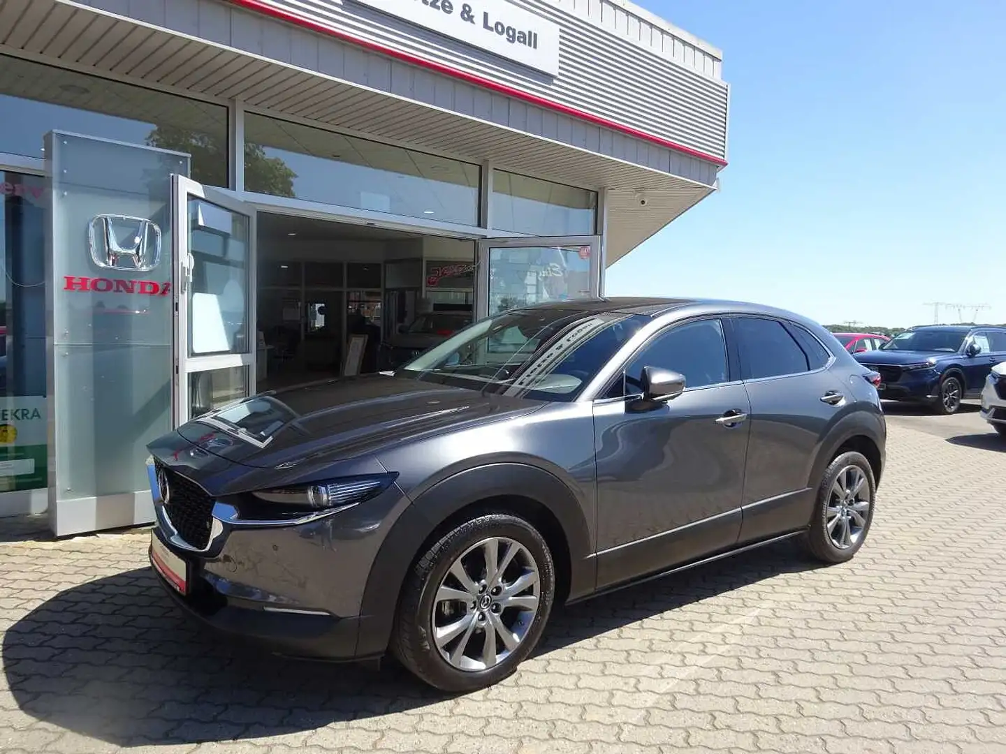 Mazda CX-30 SKYACTIV-X 2.0 M-Hybrid Šedá - 2