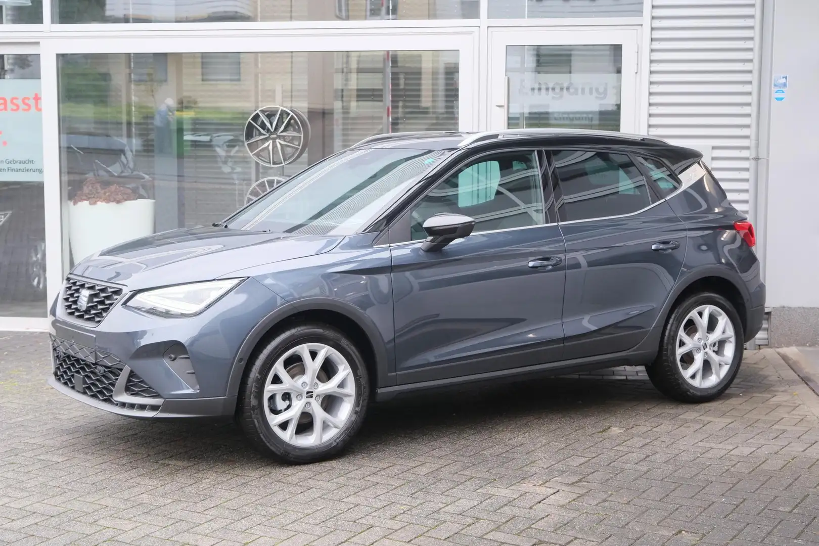 SEAT Arona 1.0 TSI FR AHK Voll-LED Kamera App-Navi Grigio - 2