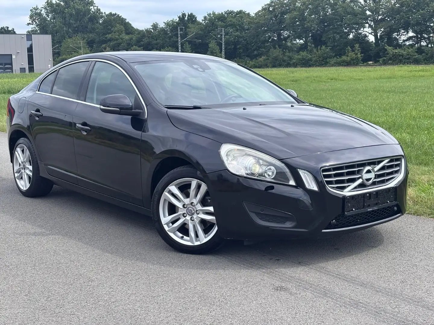 Volvo S60 2.0 D3 Summum Xenon Leder Navi SHZ Schwarz - 1