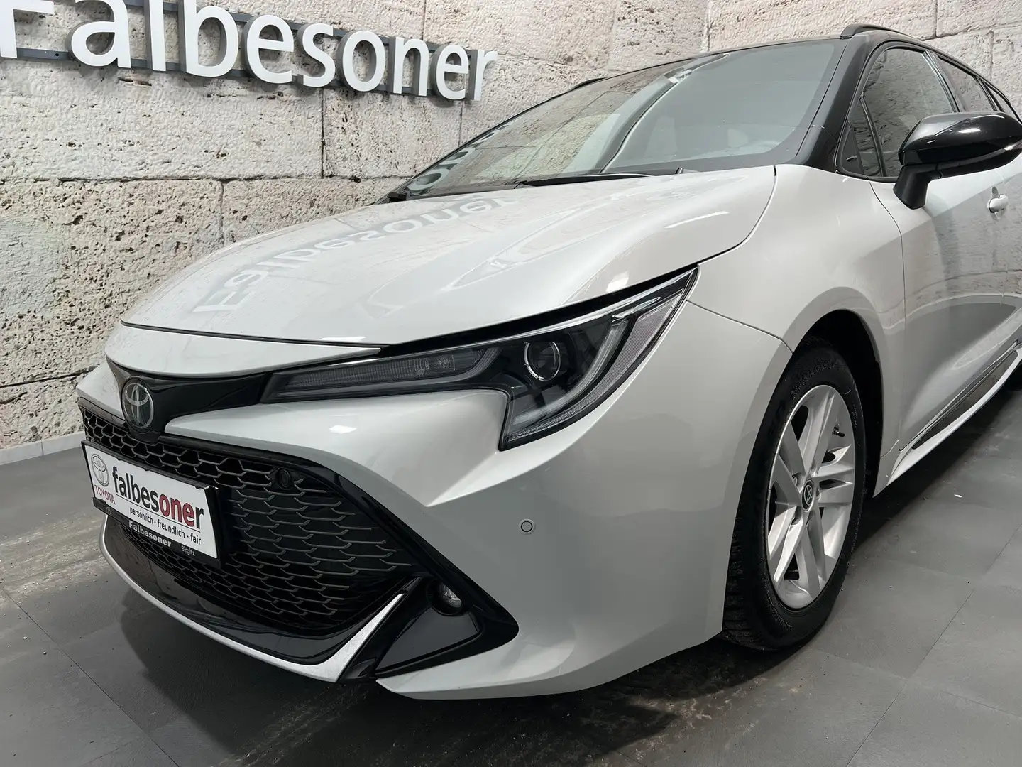 Toyota Corolla Touring Sports 1,8 Hybrid GR-S Grau - 2