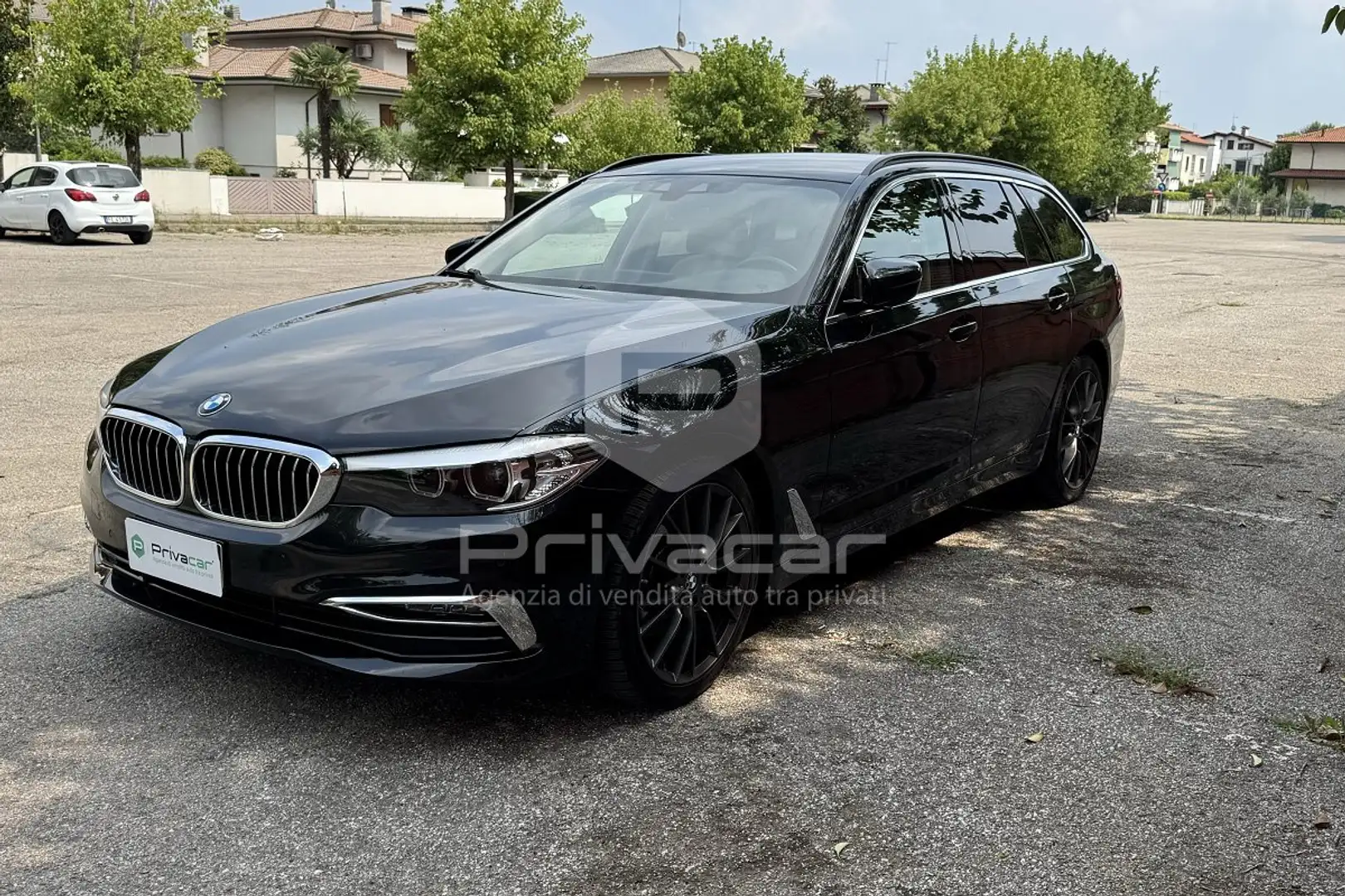 BMW 520 520d xDrive Touring Luxury Nero - 1