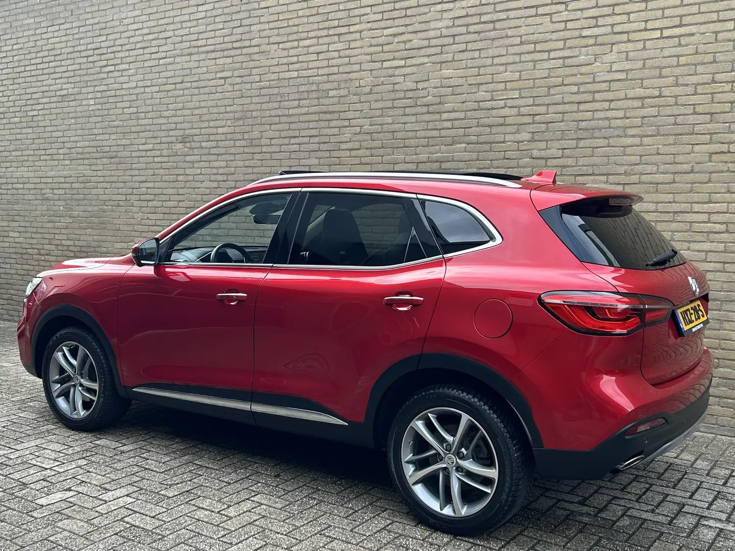 MG EHS 1.5 TGDI Plug-in PHEV Luxury | Lederen bekleding | Rood - 2