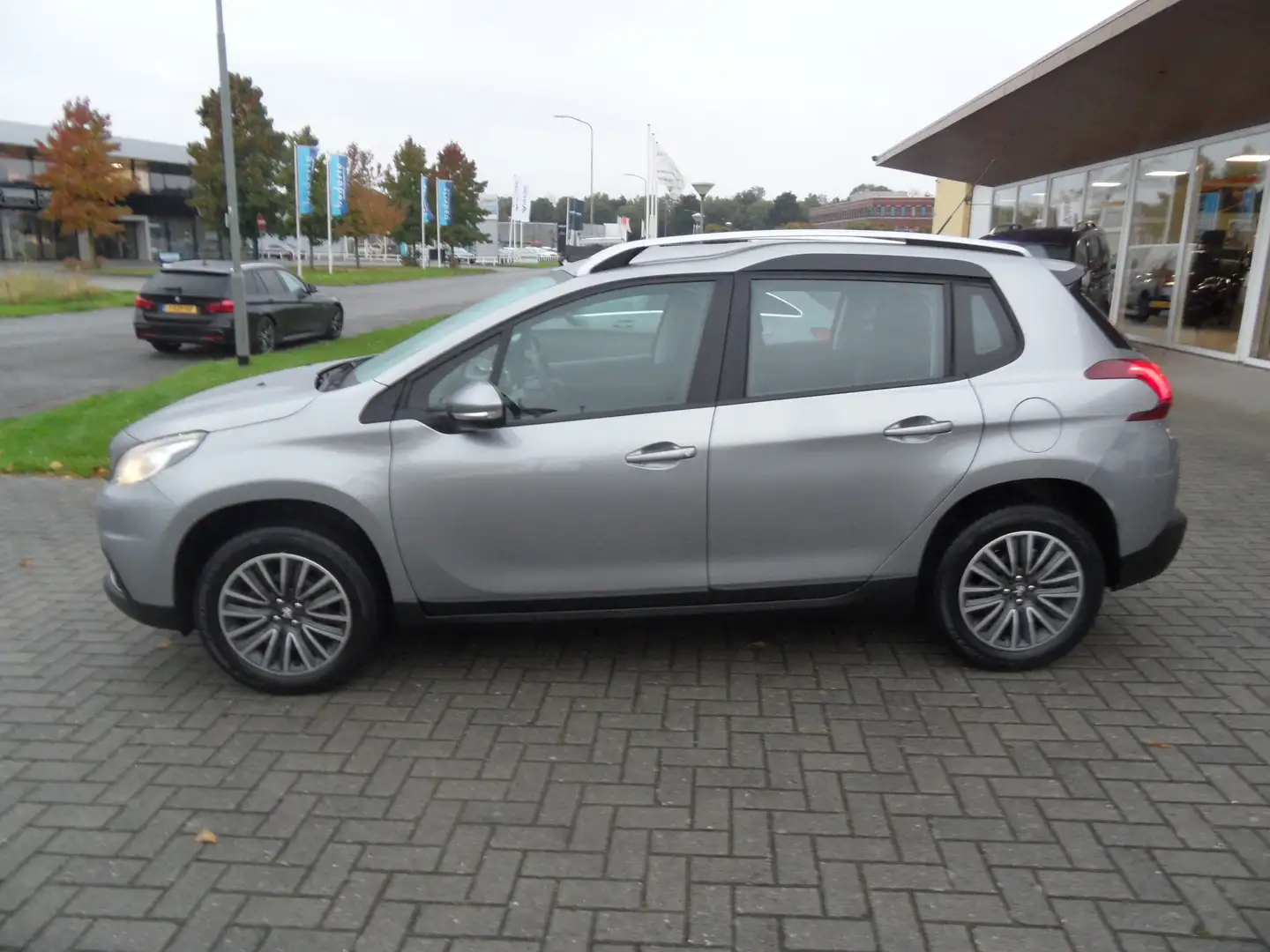 Peugeot 2008 1.2 PureTech Blue Lion Grijs - 2