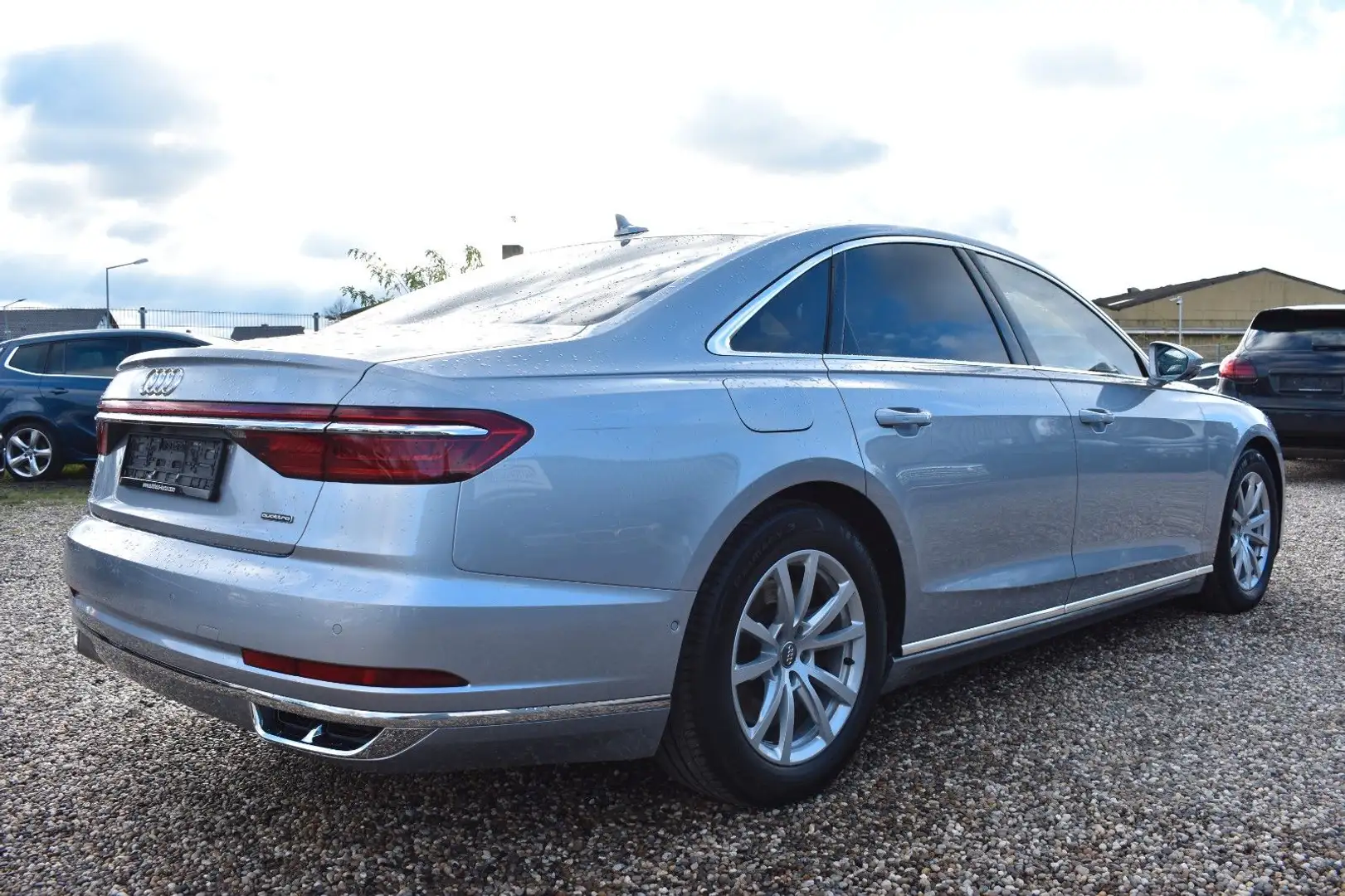 Audi A8 55 TFSI quattro Matrix Softc. Standh.1.Hand Argent - 2