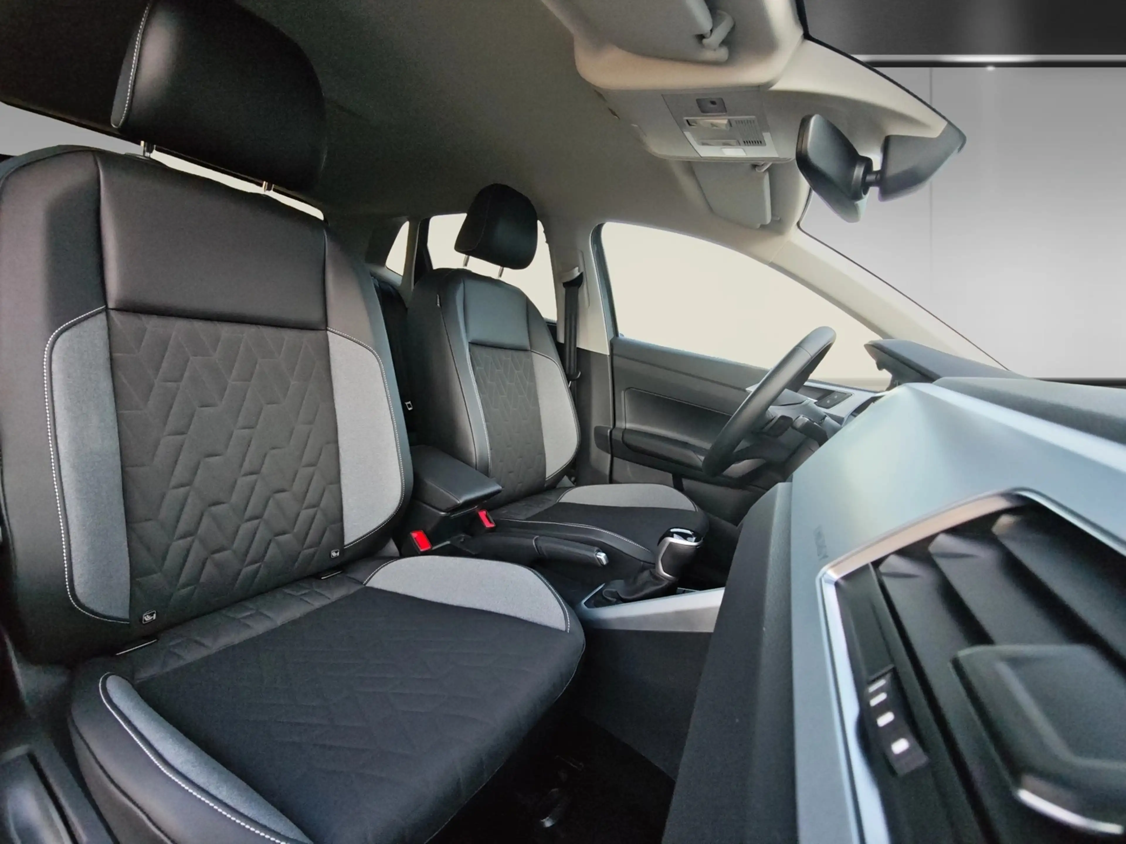 Volkswagen Polo ENERGY 1.0 TSI DSG — photo 14