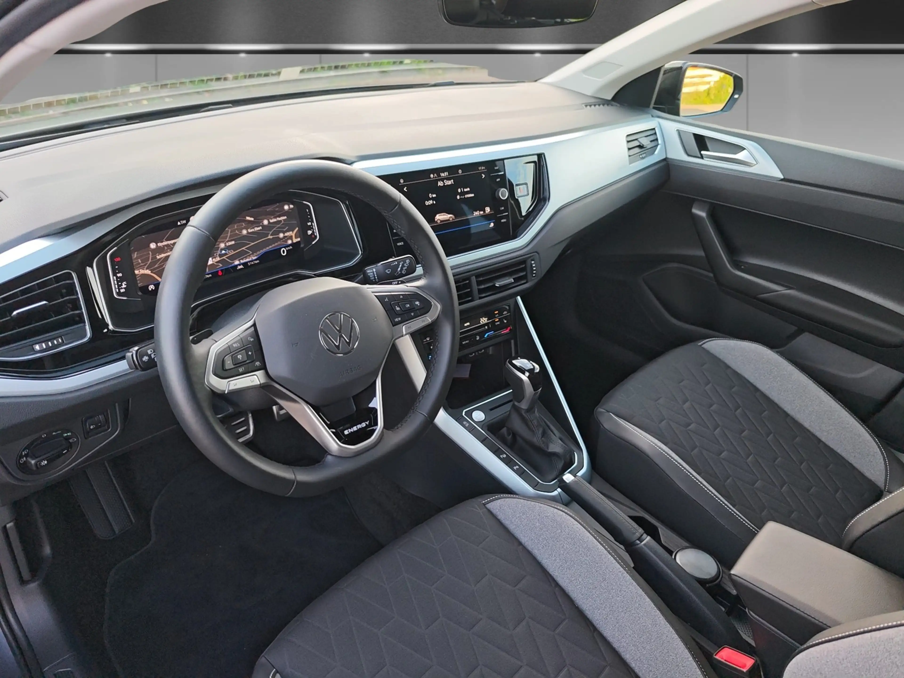 Volkswagen Polo ENERGY 1.0 TSI DSG — photo 9