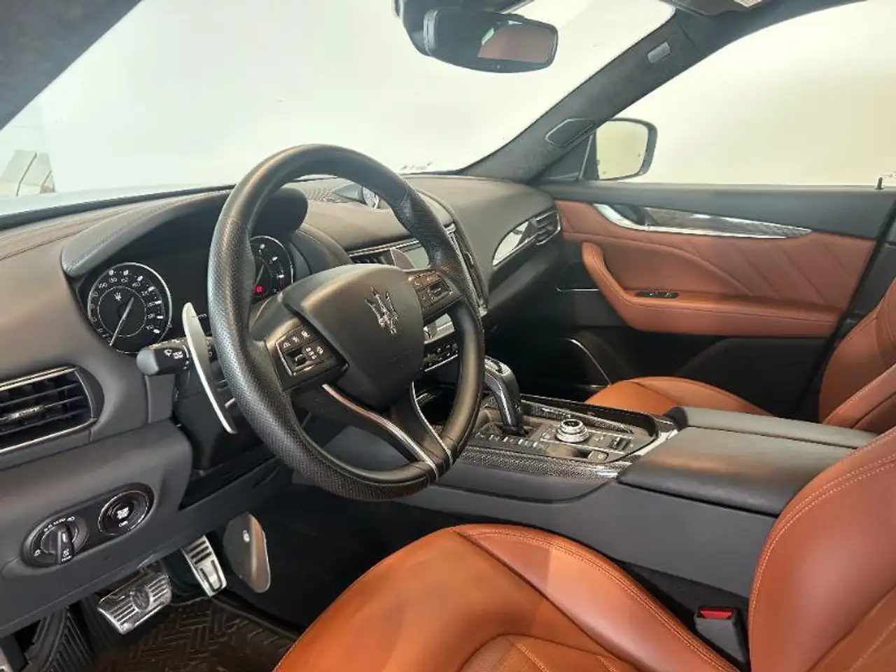 Maserati Levante 2023 — фото 12