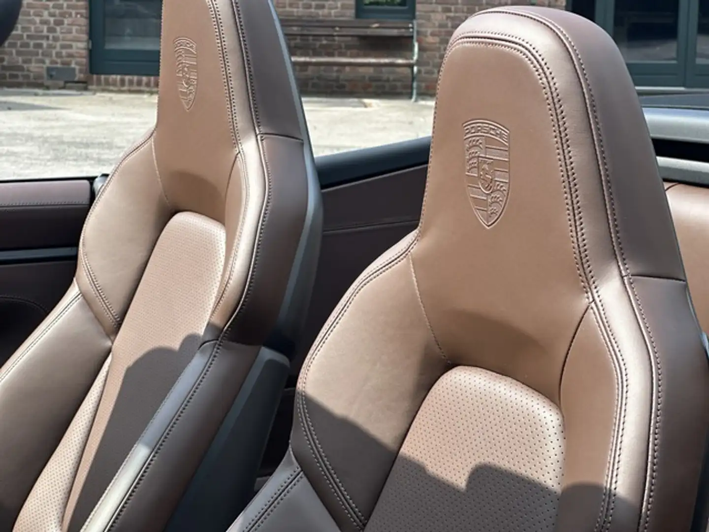 Porsche 992 911 Cabrio 4 GTS Cabrio A.GRÜN/TRÜFFELBRAUN*1.HA Grün - 2