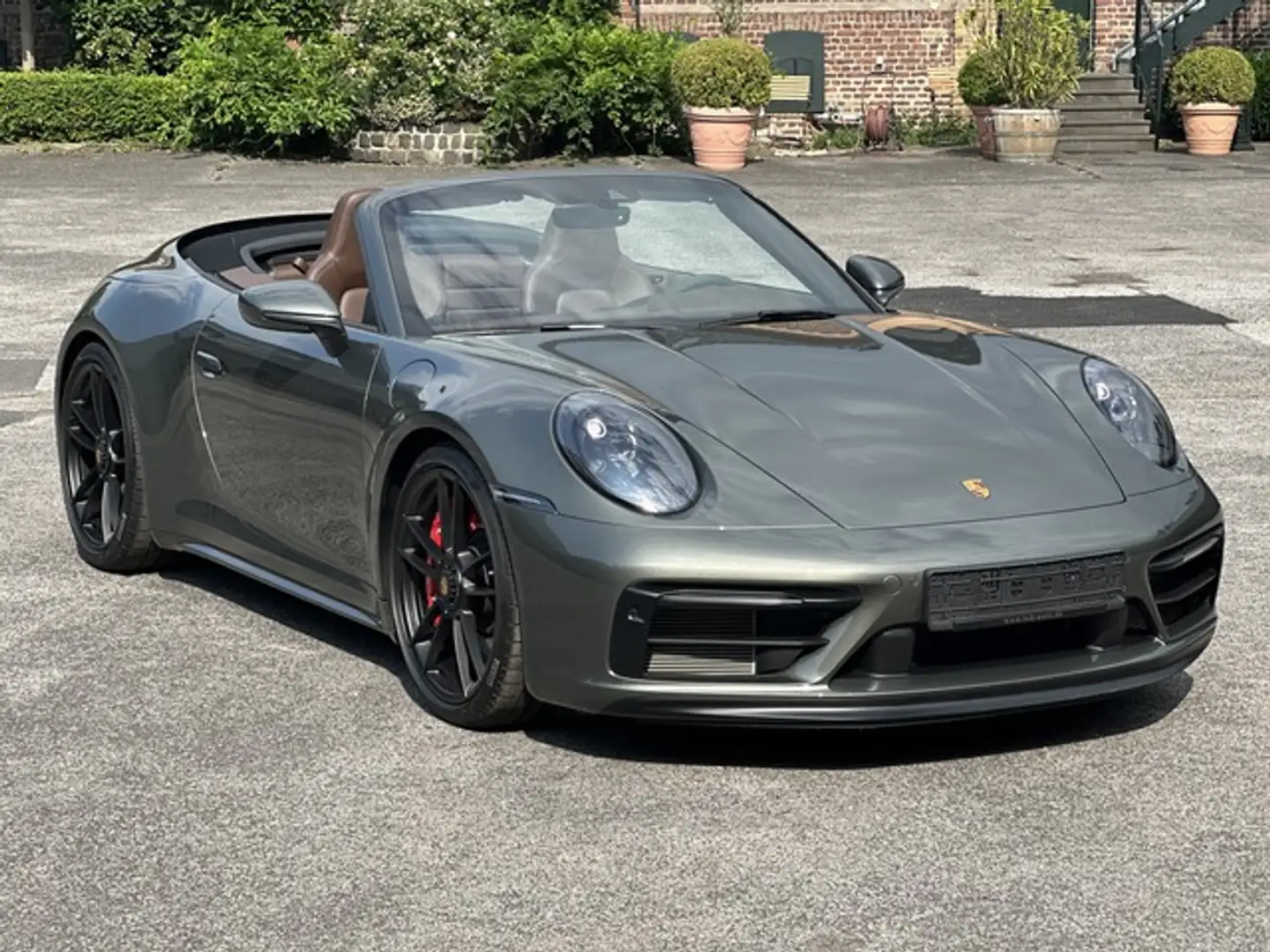 Porsche 992 911 Cabrio 4 GTS Cabrio A.GRÜN/TRÜFFELBRAUN*1.HA Grün - 1