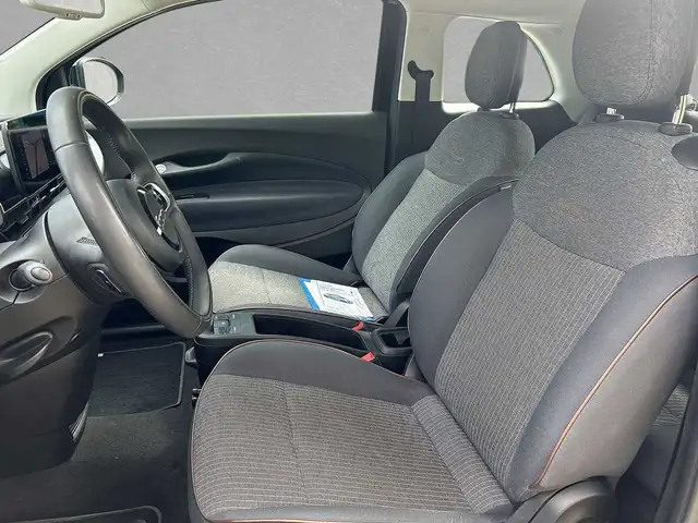 Fiat 500e view 6