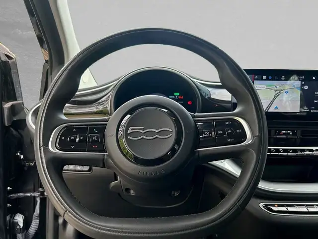 Fiat 500e view 11