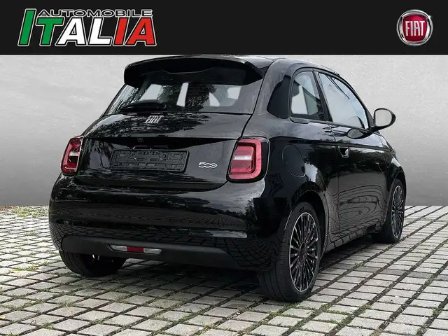 Fiat 500e view 2