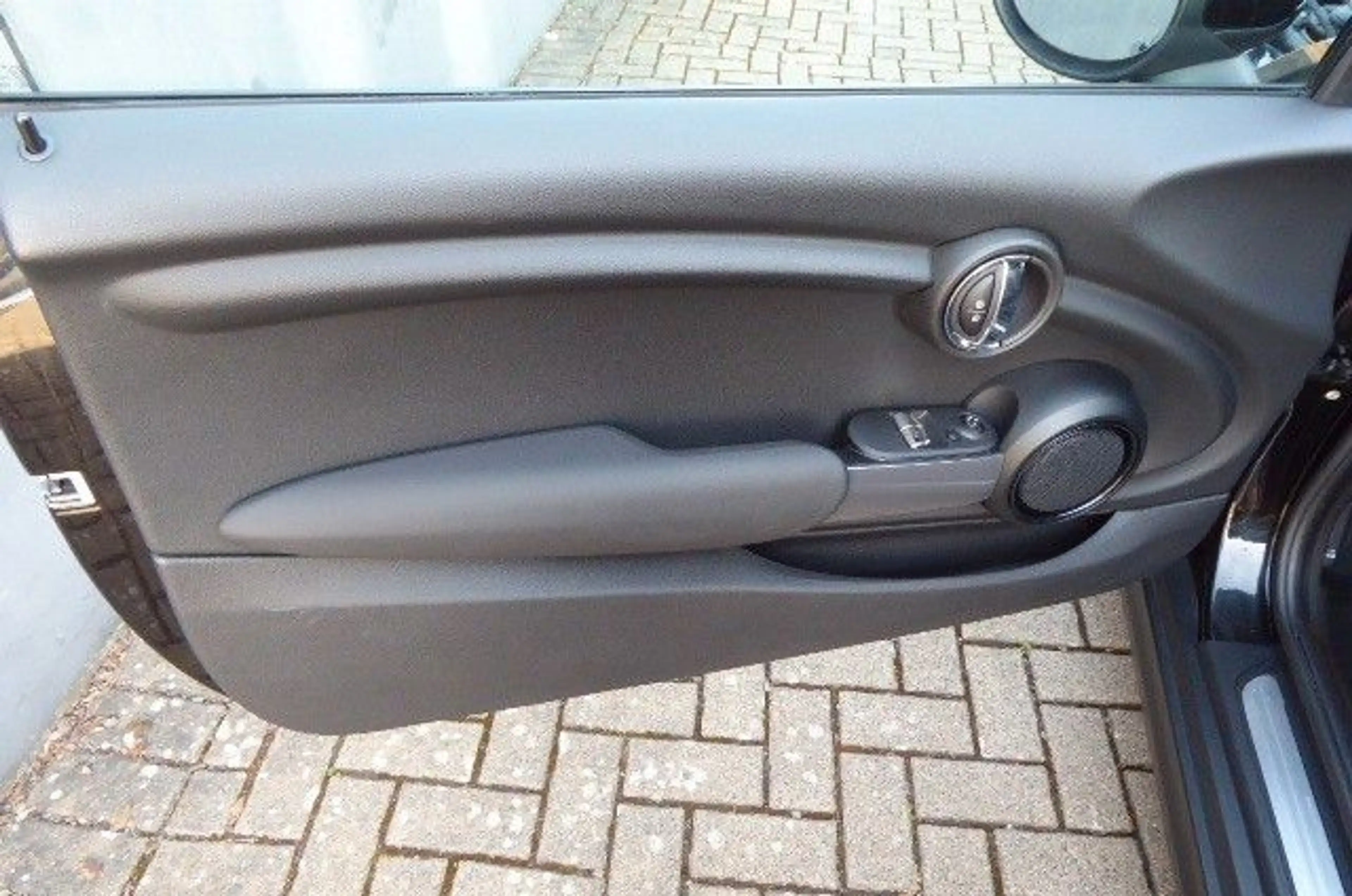 MINI One Scheckheft Sitzheizung Allwetterbereifung — photo 13
