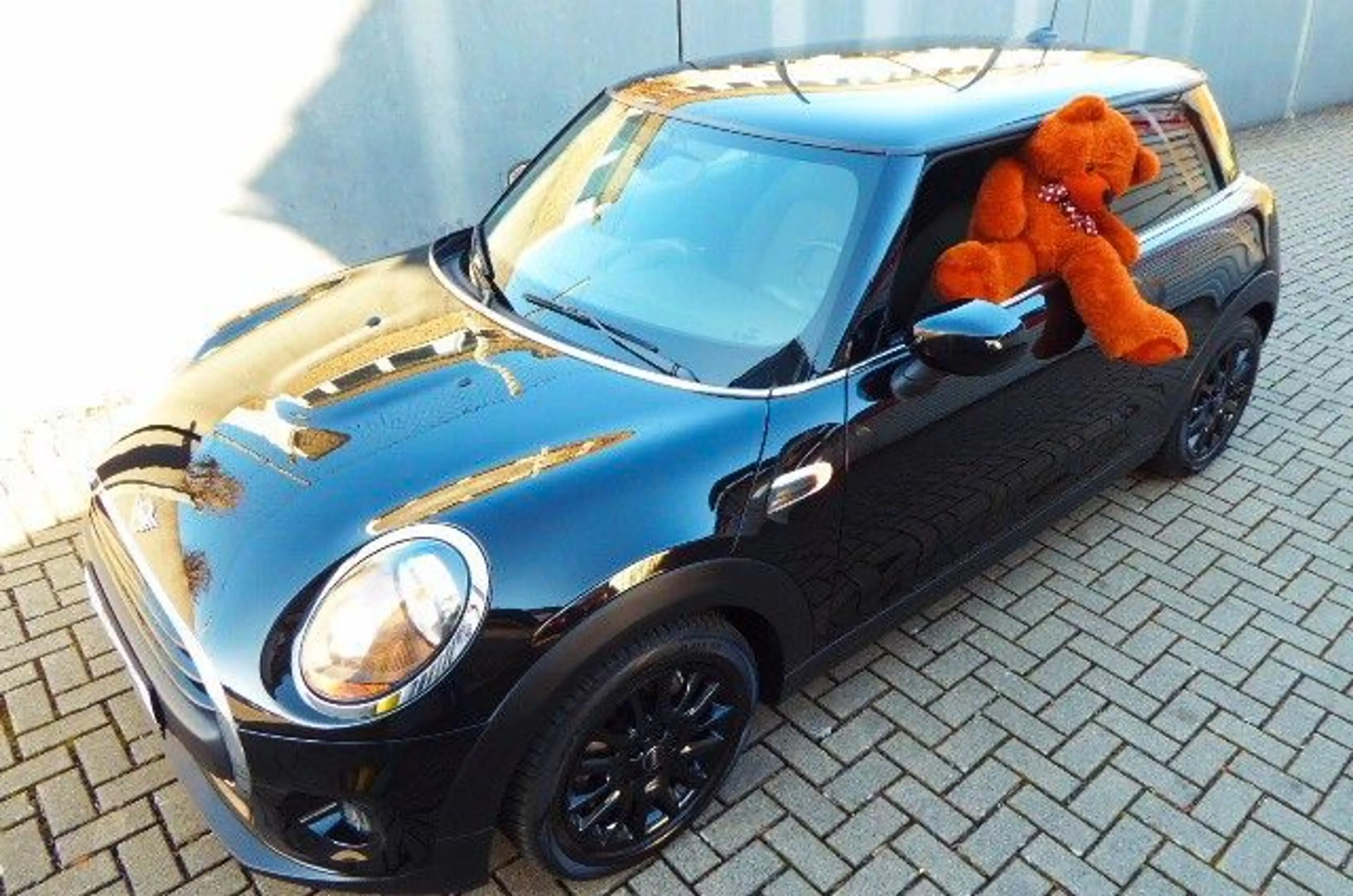 MINI One Scheckheft Sitzheizung Allwetterbereifung