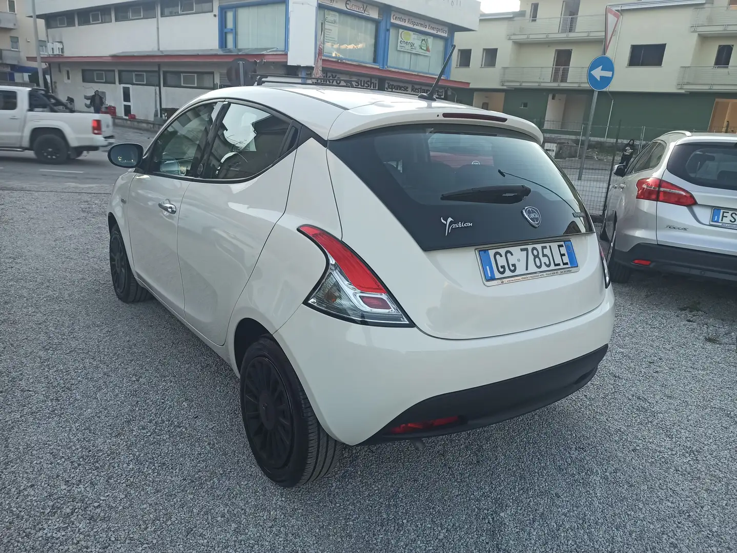 Lancia Ypsilon Ypsilon 1.0 firefly hybrid Silver s Blanc - 2