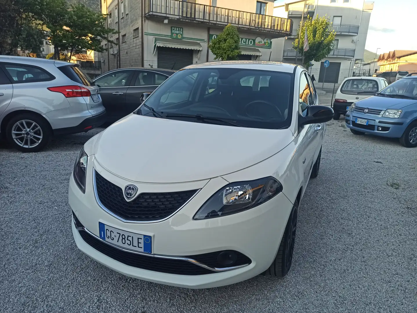 Lancia Ypsilon Ypsilon 1.0 firefly hybrid Silver s Blanc - 1