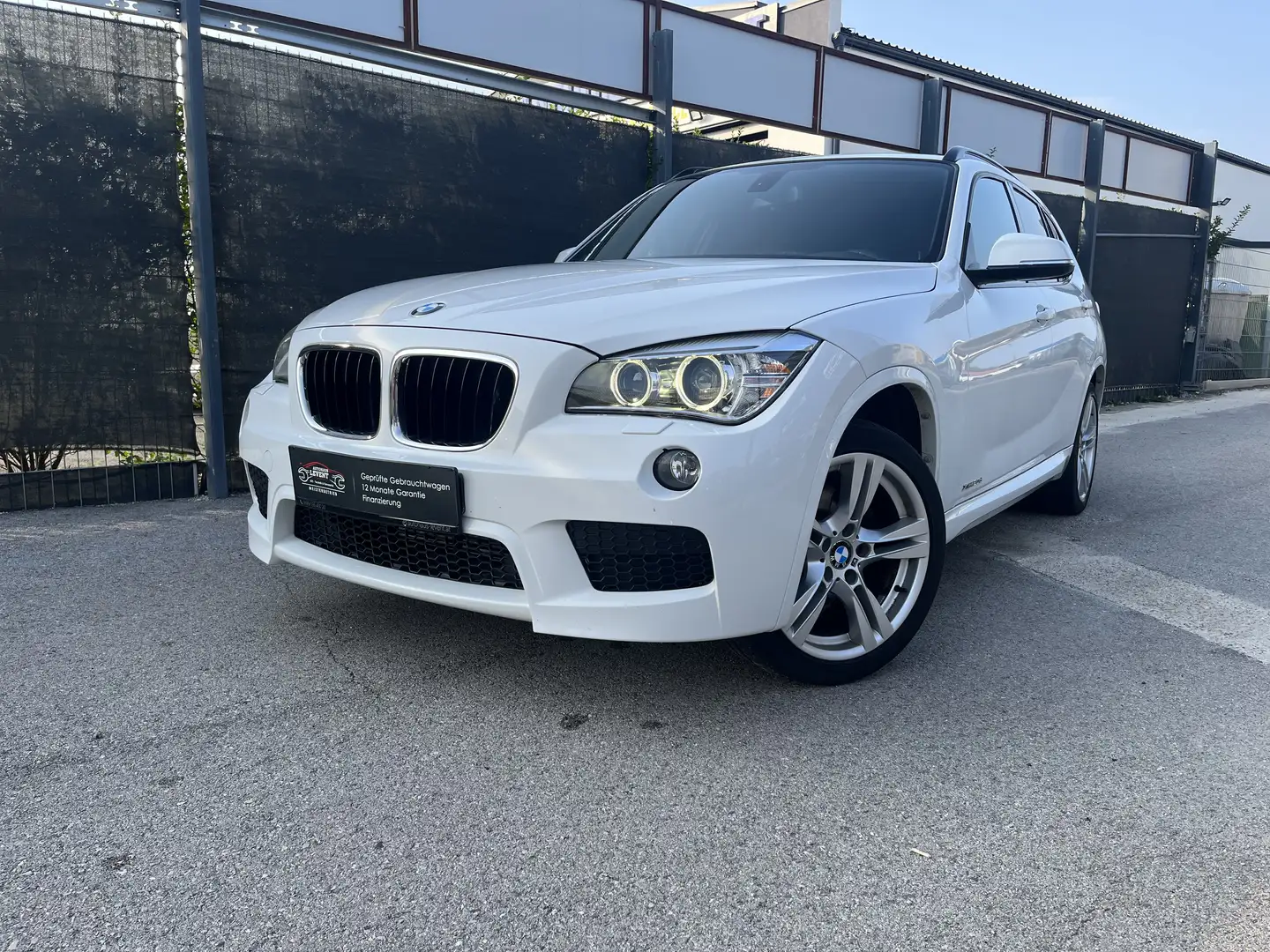 BMW X1 xDrive20d Aut.**EINTAUSCHBONUS**M Paket ab Werk** Weiß - 1