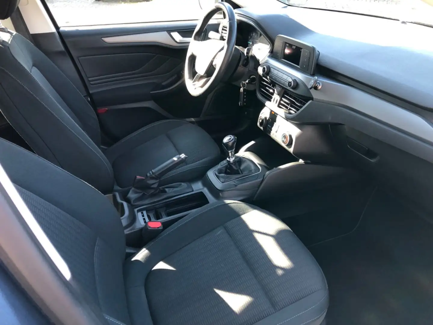 Ford Focus Turnier Trend Blau - 2